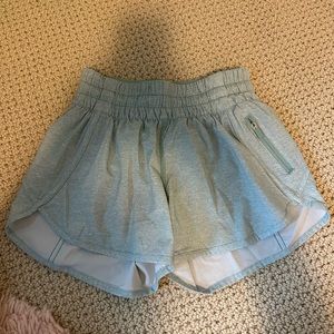 Lululemon tracker low-rise lined short 4”